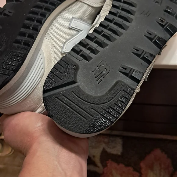 New Balance White Cushioned Sneakers - Picture 4 of 4